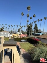 1635 Bronson Ave in Los Angeles, CA - Building Photo - Building Photo