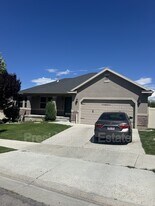 14343 S Highfield Dr in Herriman, UT - Building Photo