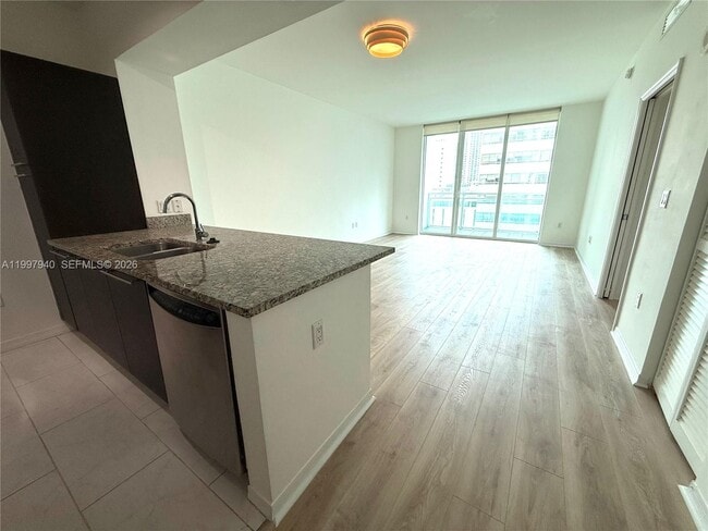 951 Brickell Ave, Unit 1103 in Miami, FL - Foto de edificio - Building Photo