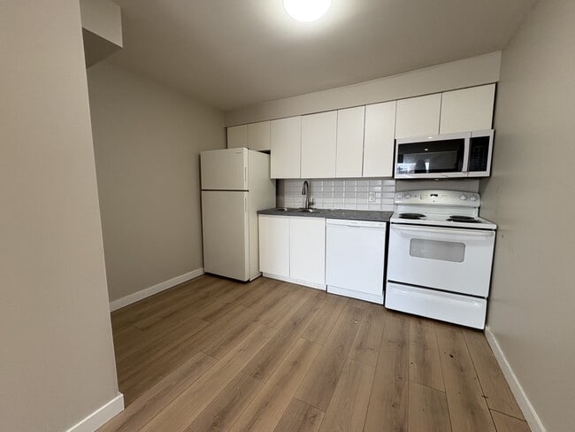 200 Spruce St in Moncton, NB - Building Photo - Building Photo