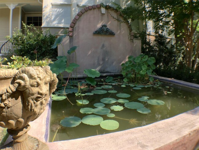 313 Meeting St-Unit -22 in Charleston, SC - Building Photo - Building Photo