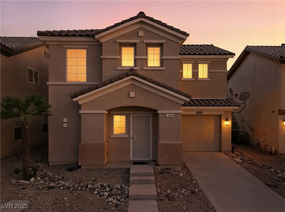 749 Jewel Tower St in Las Vegas, NV - Building Photo