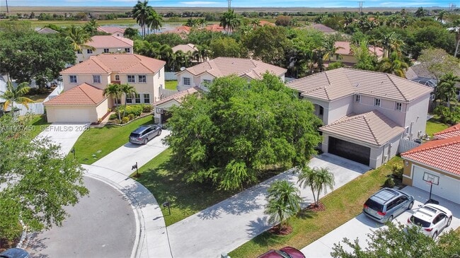 1570 Elm Grove Rd in Weston, FL - Building Photo - Building Photo