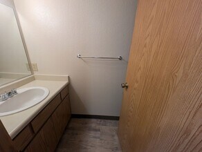 2410 Wilson Ave in Redding, CA - Building Photo - Building Photo
