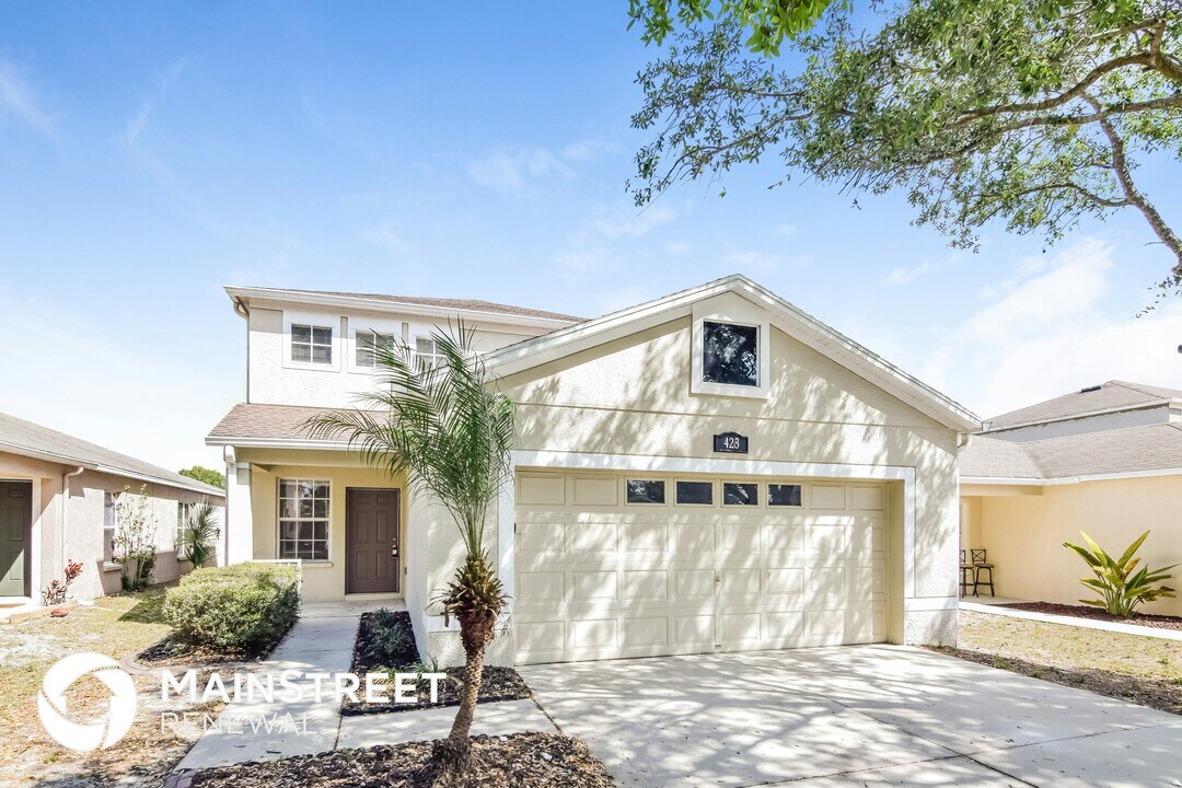 423 Maple Pointe Dr in Seffner, FL - Building Photo