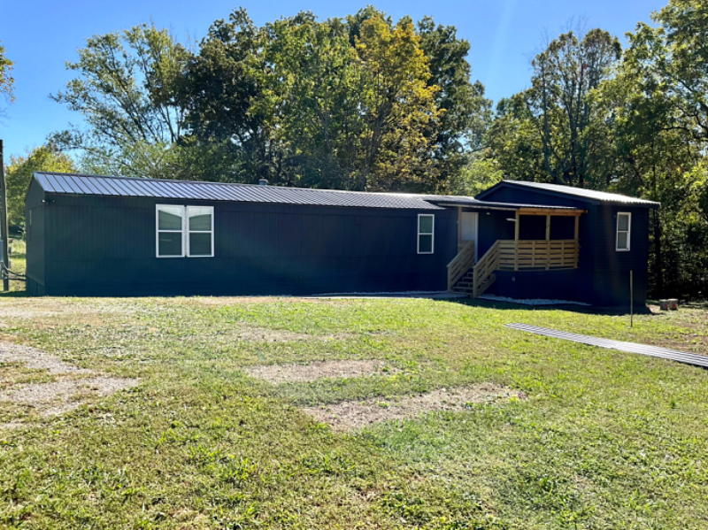 138 Atkins Rd in Luttrell, TN - Building Photo