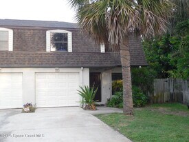 345 Ocean View Ln in Melbourne, FL - Building Photo