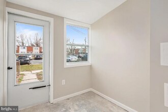 1003 Fredonia Ct in Halethorpe, MD - Building Photo - Building Photo