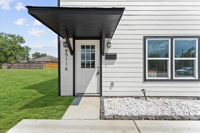 4511 Reed Rd in Houston, TX - Building Photo - Building Photo
