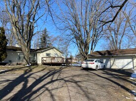 8493 N Roanoke Rd in Roanoke, IN - Building Photo
