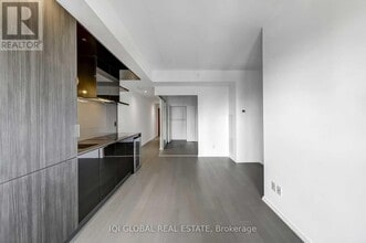 70 Temperance St in Toronto, ON - Building Photo - Building Photo