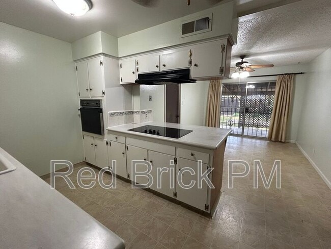 2685 Agnes Way in Merced, CA - Building Photo - Building Photo