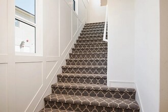 168 Follyhatch in Irvine, CA - Foto de edificio - Building Photo