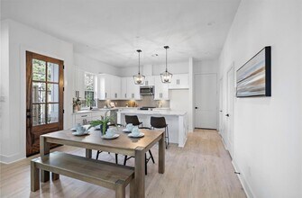 6404 Highland Pine Ln in Houston, TX - Building Photo - Building Photo