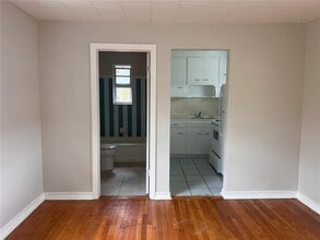 301 24th Ave N in St. Petersburg, FL - Building Photo - Building Photo
