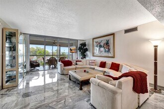 3940 Inverrary Blvd in Lauderhill, FL - Building Photo - Building Photo
