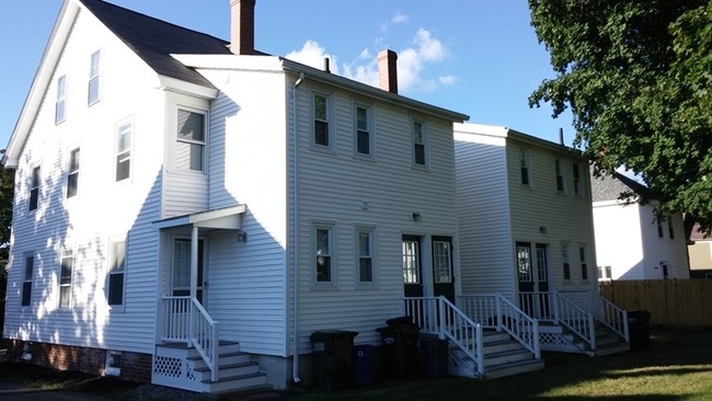 68 Highland St in Amesbury, MA - Foto de edificio - Building Photo