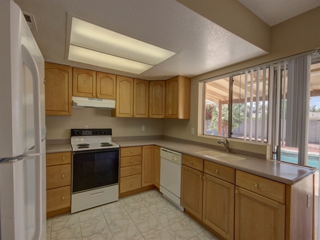 651 E Glade Ave in Mesa, AZ - Foto de edificio - Building Photo