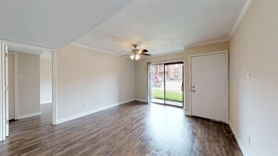 904 University Oaks Blvd, Unit 85 in College Station, TX - Building Photo - Building Photo