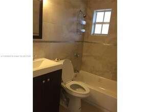 5737 Simms St in Hollywood, FL - Building Photo - Building Photo
