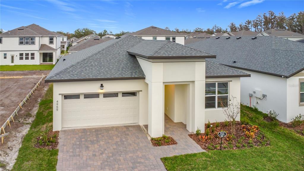 4959 Shady Pnes Dr in St. Cloud, FL - Foto de edificio