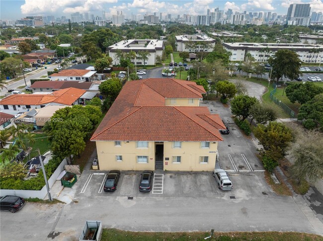 2185 NW 16th Terrace in Miami, FL - Building Photo - Building Photo