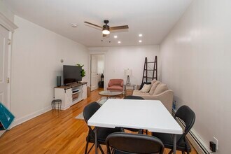 345 7th St in Jersey City, NJ - Building Photo - Building Photo
