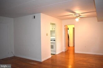 125 Clubhouse Dr SW in Leesburg, VA - Building Photo - Building Photo