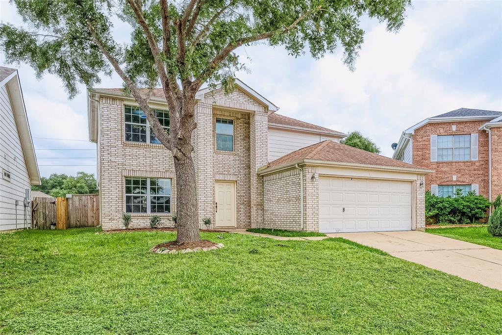 15251 Weeping Cedar Ln in Houston, TX - Building Photo