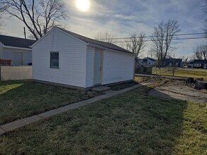 2321 S Pershing Dr in Muncie, IN - Building Photo - Building Photo