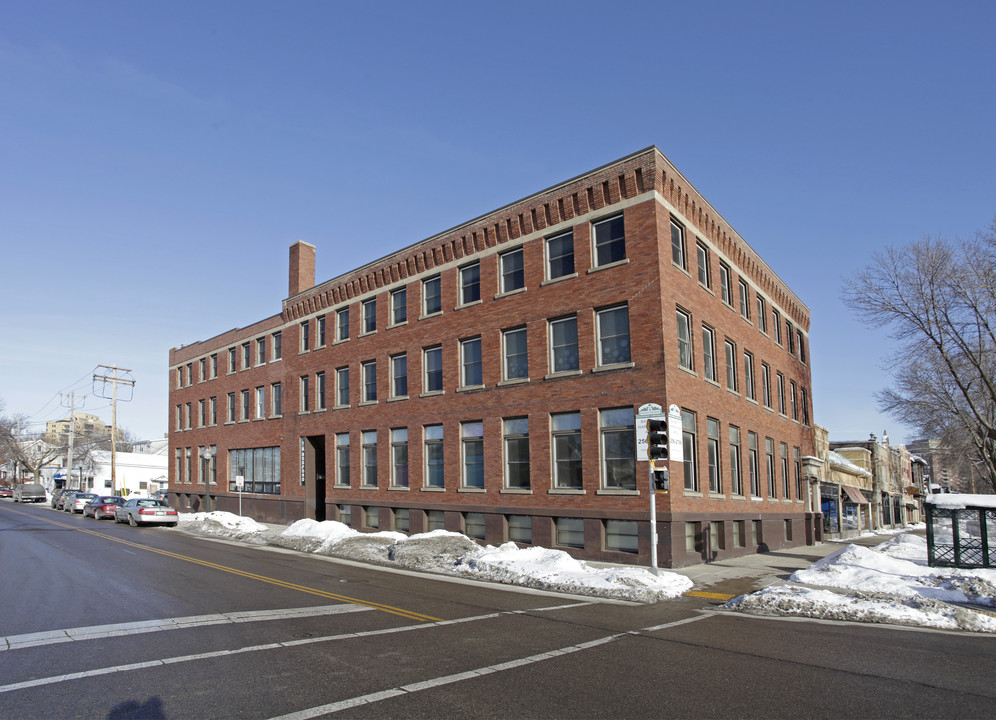 Bassett Warehouse Apartments in Madison, WI - Building Photo