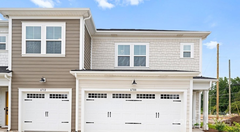 9100 Bluedale Rd in Charlotte, NC - Building Photo