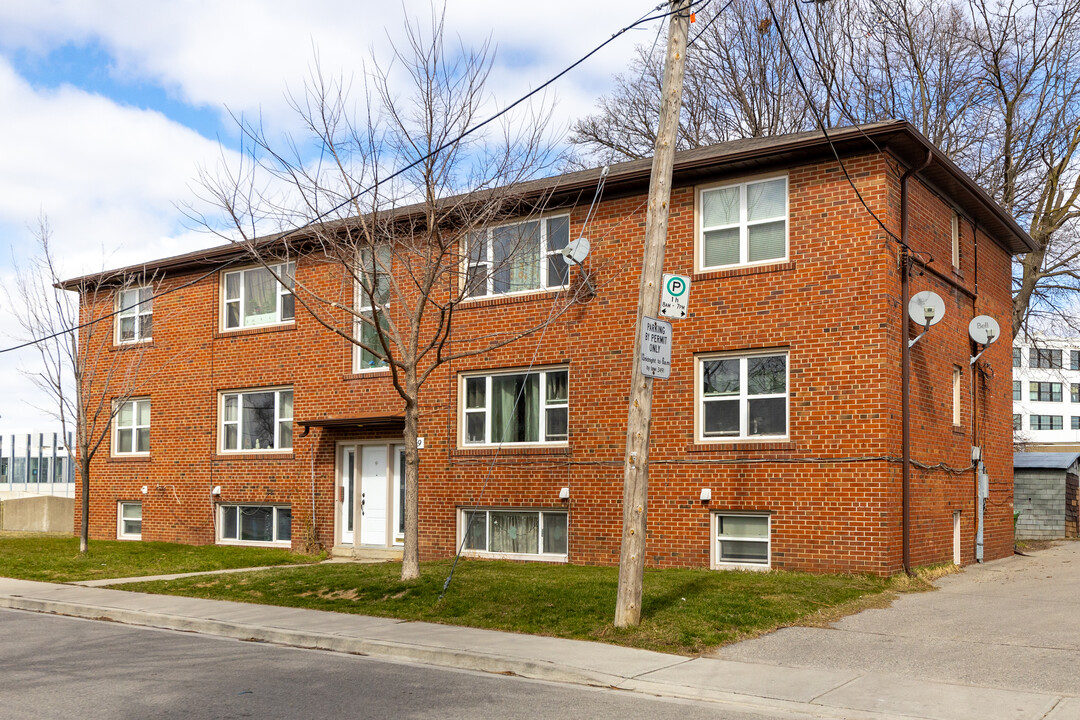 149 Brownville Av in Toronto, ON - Building Photo