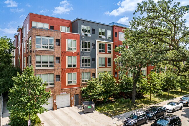 The Knoll Dinkytown in Minneapolis, MN - Building Photo - Building Photo