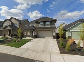 20606 SE Slate Ave in Bend, OR - Building Photo