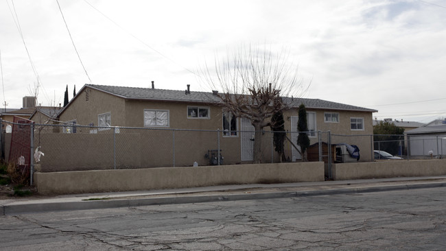 303 Maxine Ave in Barstow, CA - Building Photo - Building Photo