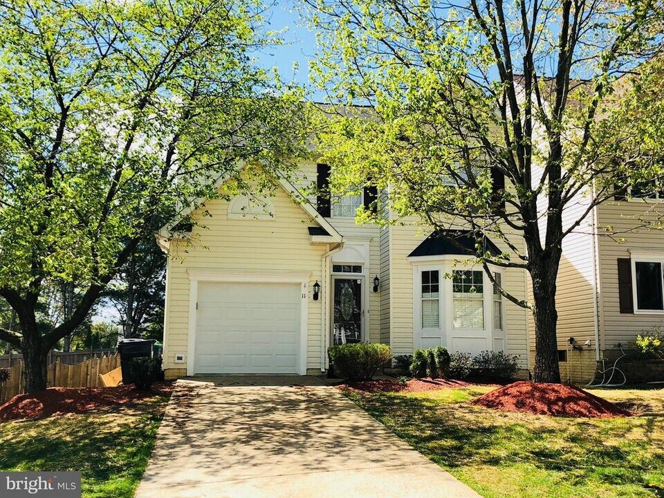 11 Catherine Ln in Stafford, VA - Building Photo