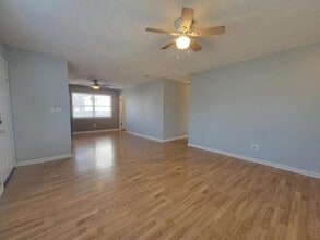 62 Seabreeze Way in Keansburg, NJ - Building Photo - Building Photo