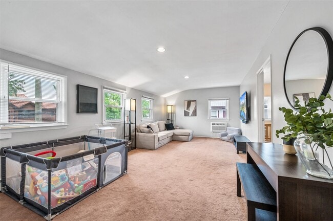 43-11 220th Pl in Queens, NY - Building Photo - Building Photo