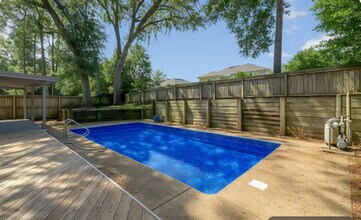 2427 Ludmila Ln, Unit SI ID1319916P in Tallahassee, FL - Foto de edificio - Building Photo