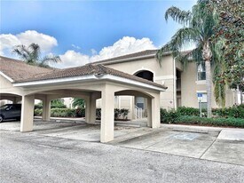 915 Fairwaycove Ln in Bradenton, FL - Building Photo