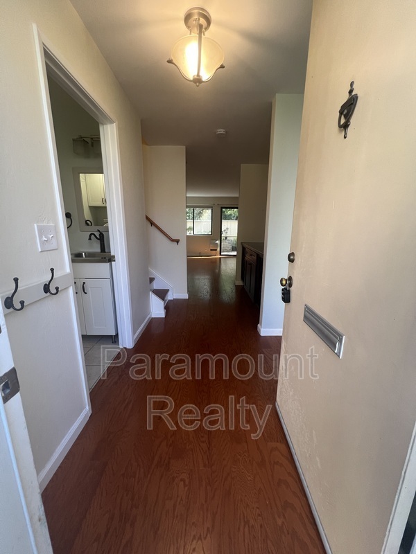 3021 Kaiser Dr in Santa Clara, CA - Building Photo - Building Photo