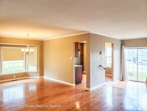 2D Aaron Burr Ct in Monroe Township, NJ - Building Photo - Building Photo