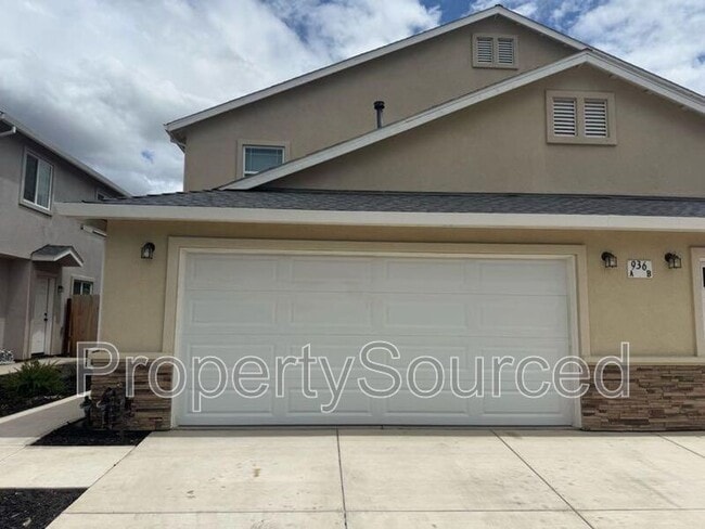 property at 936 W Alameda St