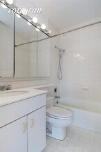 215 W 95th St-Unit -: 11N in New York, NY - Foto de edificio - Building Photo