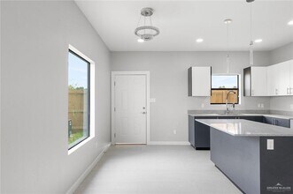 15 Summerland Ln in Edinburg, TX - Building Photo - Building Photo