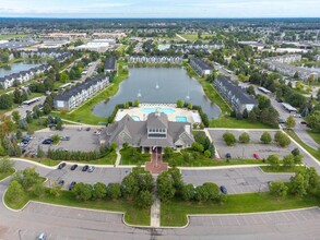 The Harbours Apartments in Clinton Township, MI - Building Photo - Building Photo