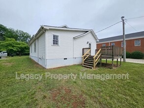 1114 Donovan St in Burlington, NC - Building Photo - Building Photo