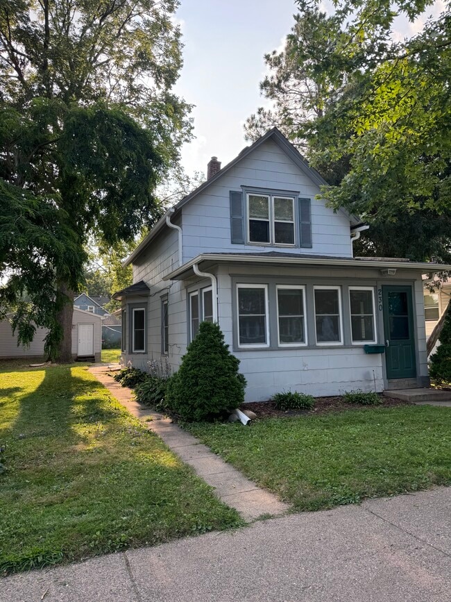 property at 230 9th Ave N