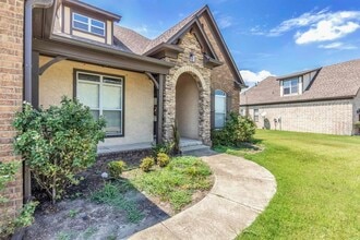 806 Cherokee Trce in Marion, AR - Building Photo - Building Photo